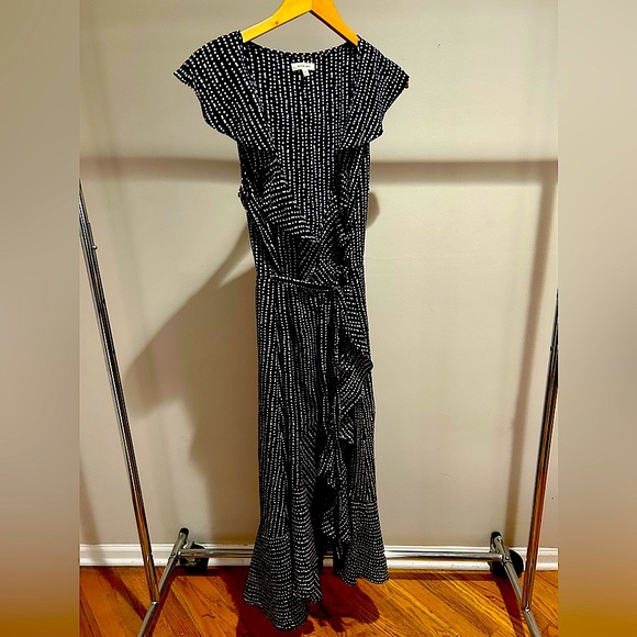 Max Studio Feminine Flirty Wrap Dress - Picture 2 of 6